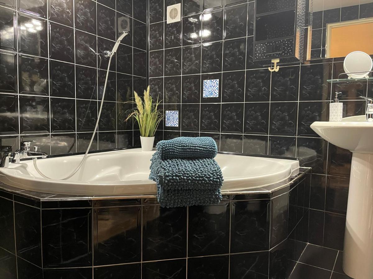 Apartamenty Pod Uwalonym Debem Jezow Sudecki Exterior photo